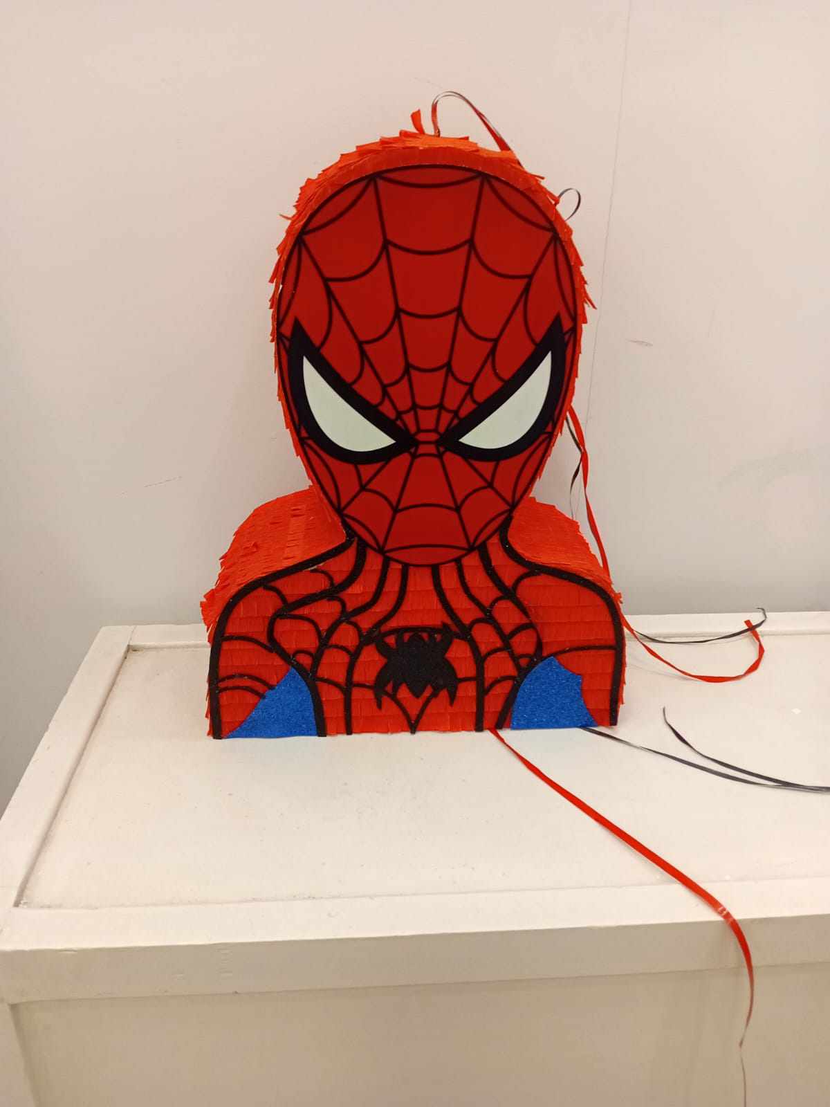 PIÑATA À THÈME